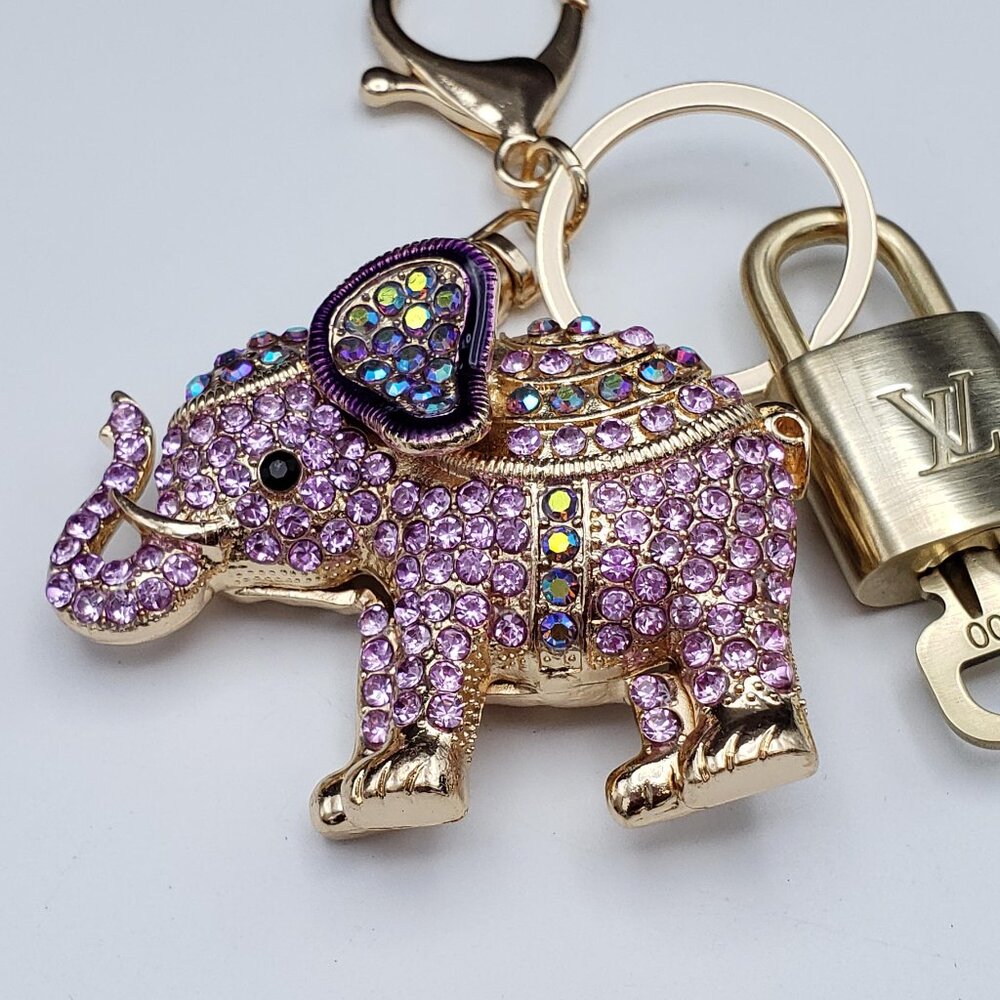 Authentic Louis Vuitton Gold Lock & Key ✨ Unbranded Elephant Bag Charm Keychain - Picture 7 of 9